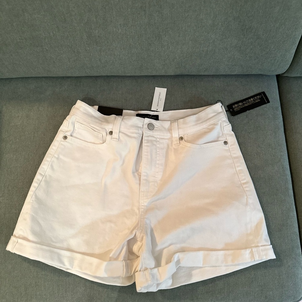 NWT Banana Republic Girlfriend Short
